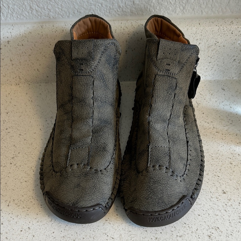 Salkin Hand Stitched Men's Gray Textured Suade Boots, NWOT